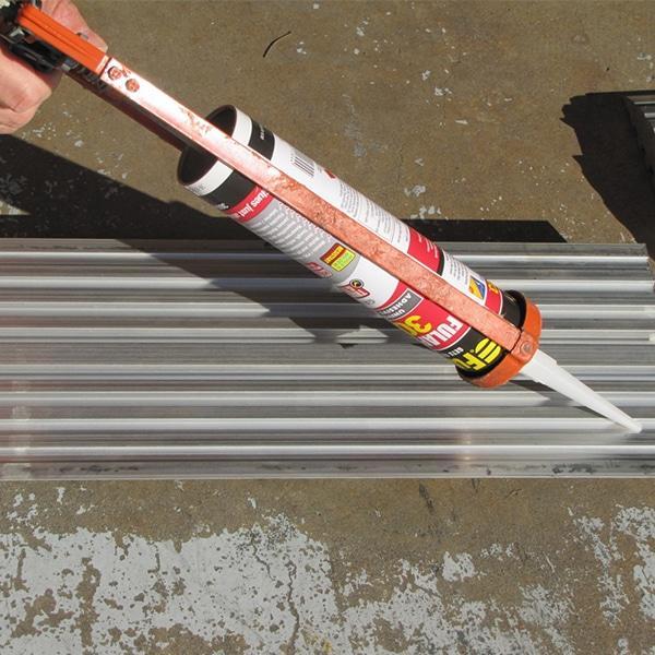 Installation kit for STAB33 includes 4 x concrete bolts, sealant